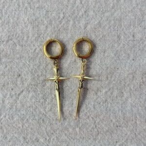 A&E Ecledia Dagger Hangers